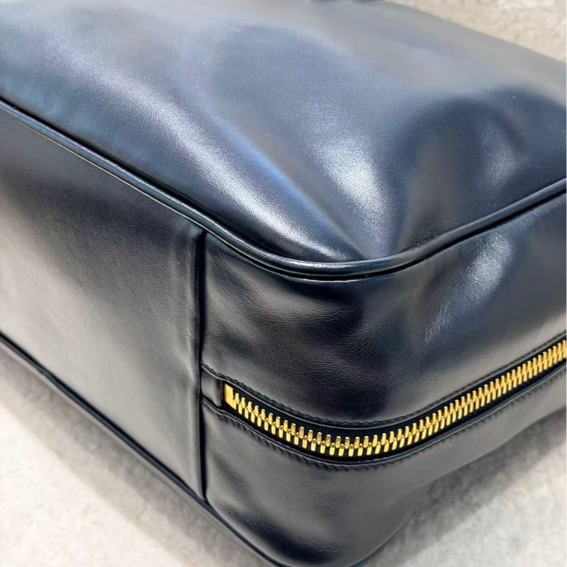 Miumiu黑色公事包  33*21芯片款 98新配件塵袋-5