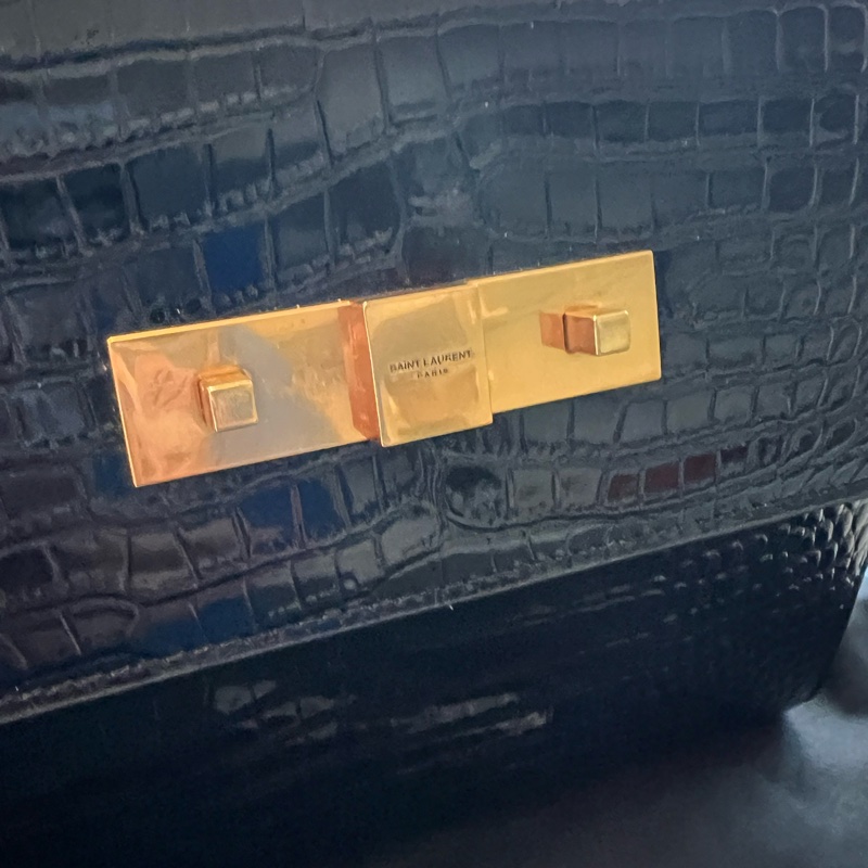 YSL曼哈頓黑金壓紋包-9