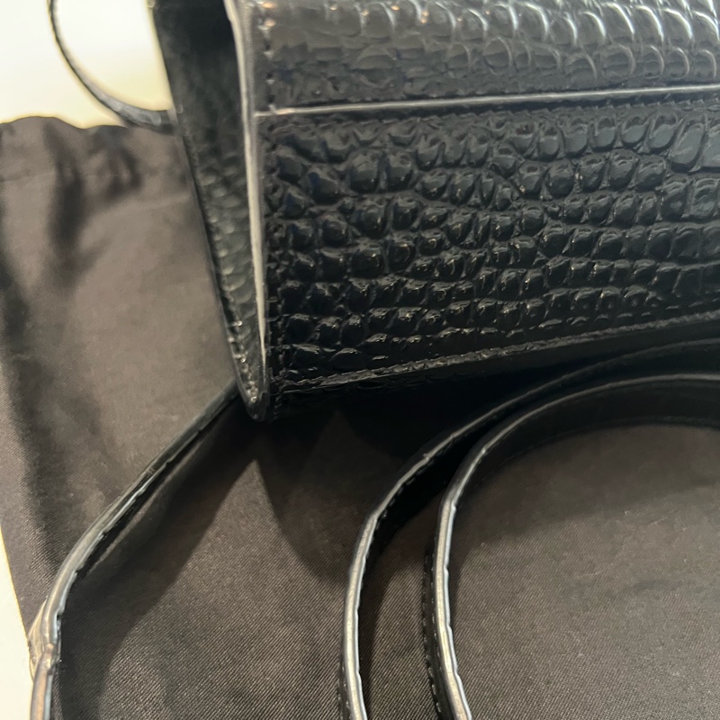 YSL曼哈頓黑金壓紋包-12