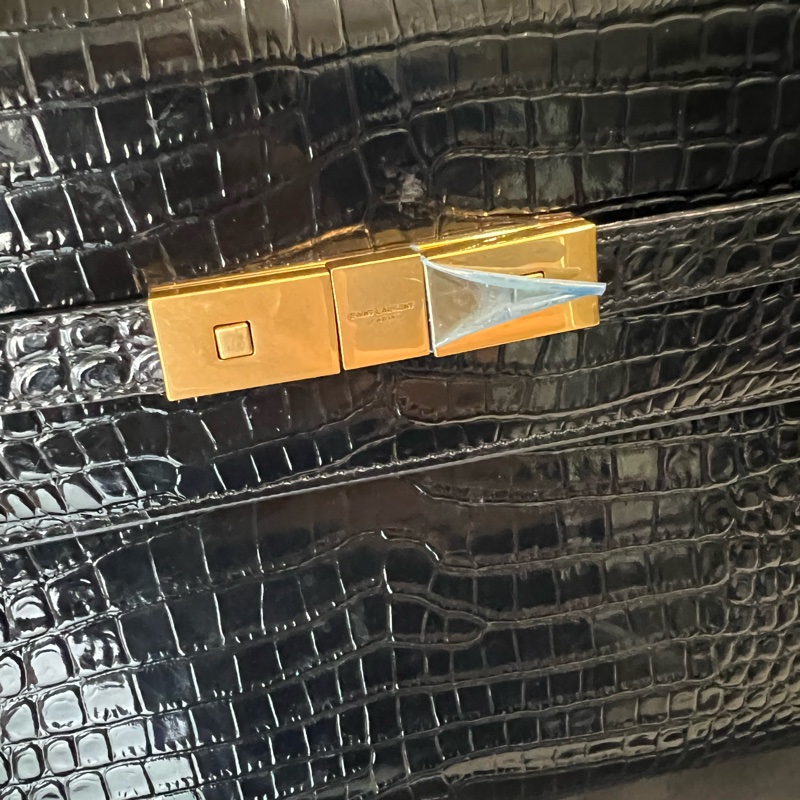 YSL曼哈頓黑金壓紋包-18