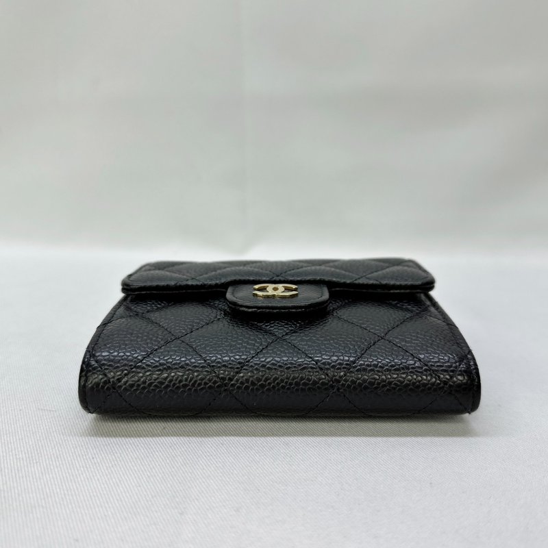 CHANEL 經典荔枝金牛三折短夾-8