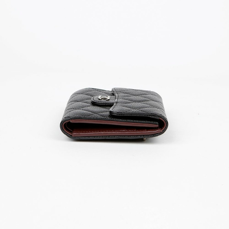 CHANEL 魚子醬紋經典雙折皮夾 A82288-4