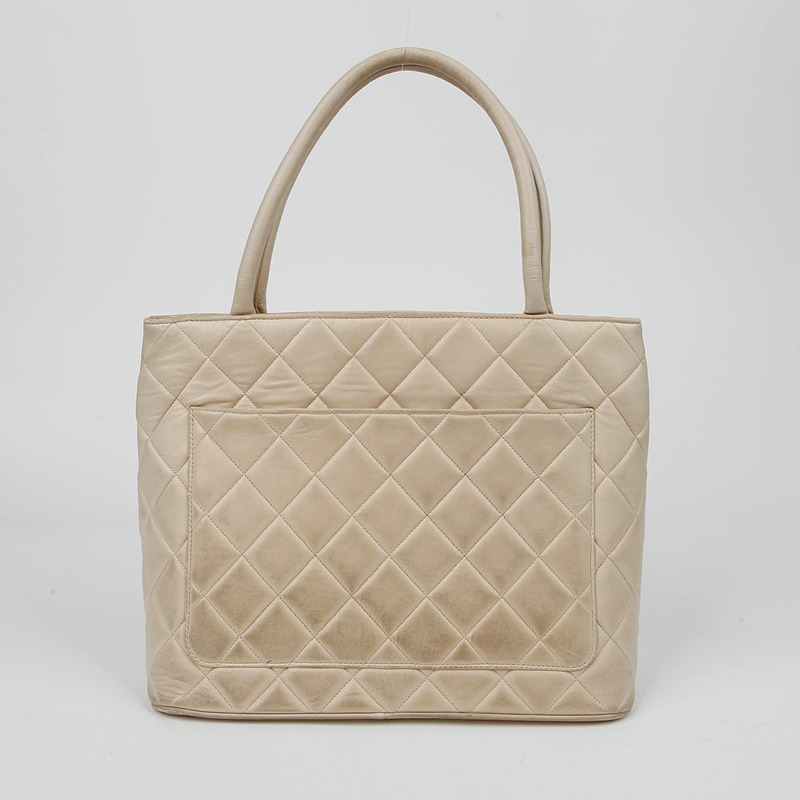 CHANEL 獎章硬幣手提袋 A01804-4