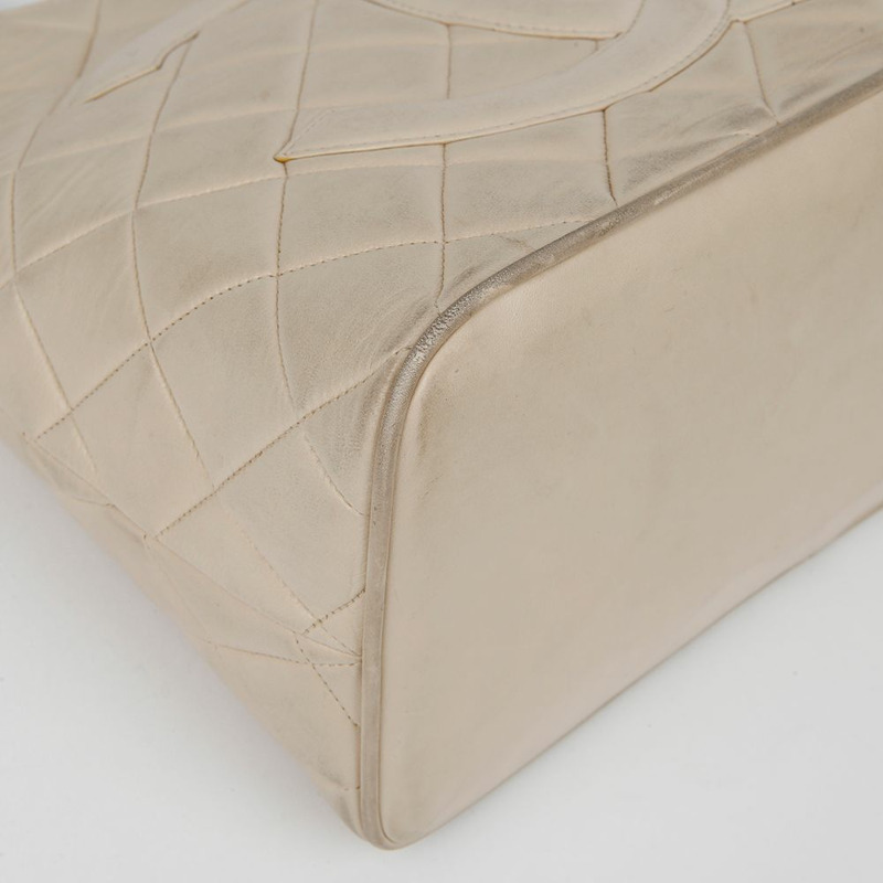 CHANEL 獎章硬幣手提袋 A01804-10