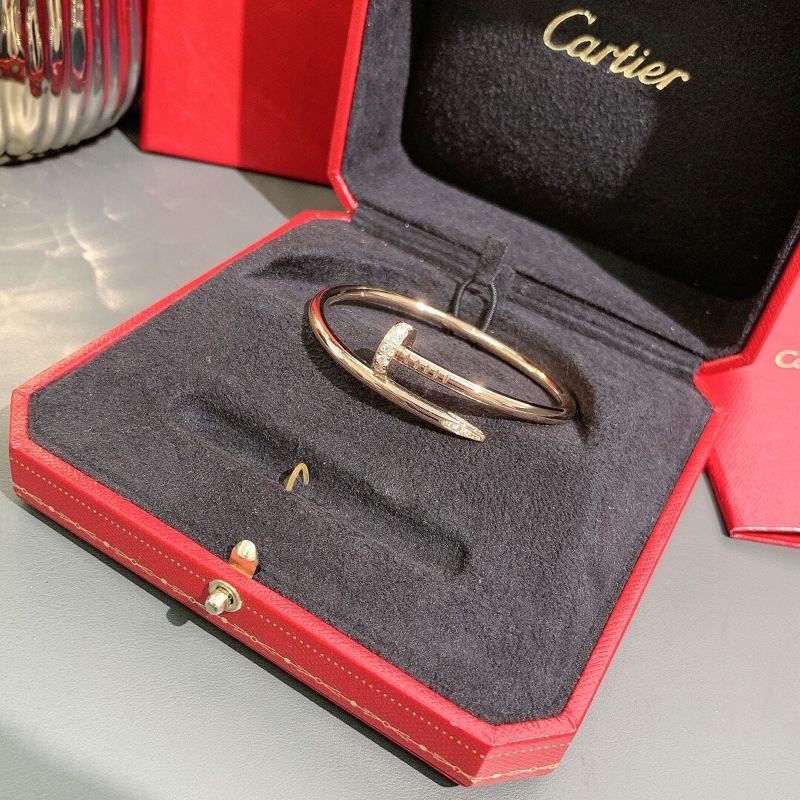 Cartier卡地亞Love系列釘子玫瑰金帶鑽15號手鐲，稀缺手寸，2016年購入-2