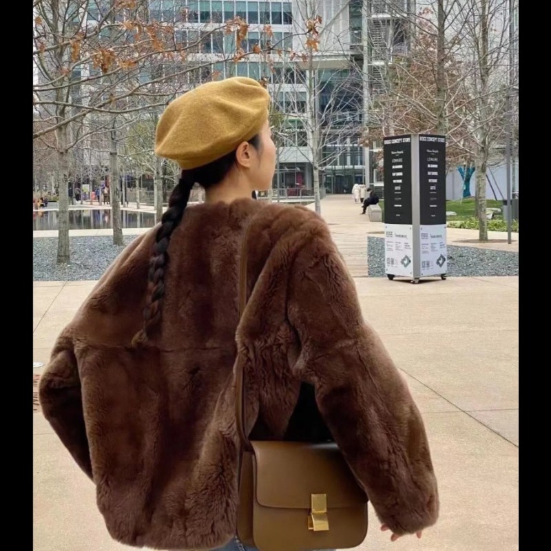 Celine box classic ​🔥 經典雋永！Céline Classic Box Bag 中號 棕色金扣 駝色 焦糖色豆腐包 斜背包 肩背包  🈶盒裝購證-0