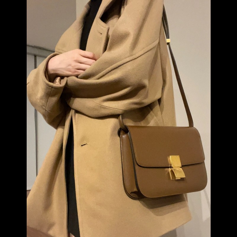 Celine box classic ​🔥 經典雋永！Céline Classic Box Bag 中號 棕色金扣 駝色 焦糖色豆腐包 斜背包 肩背包  🈶盒裝購證-3