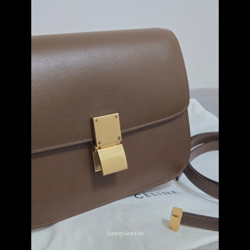 Celine box classic ​🔥 經典雋永！Céline Classic Box Bag 中號 棕色金扣 駝色 焦糖色豆腐包 斜背包 肩背包  🈶盒裝購證-13