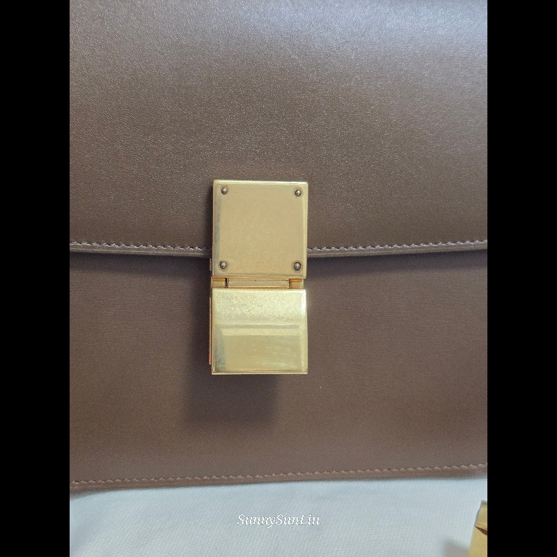 Celine box classic ​🔥 經典雋永！Céline Classic Box Bag 中號 棕色金扣 駝色 焦糖色豆腐包 斜背包 肩背包  🈶盒裝購證-14