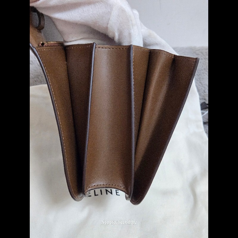 Celine box classic ​🔥 經典雋永！Céline Classic Box Bag 中號 棕色金扣 駝色 焦糖色豆腐包 斜背包 肩背包  🈶盒裝購證-22