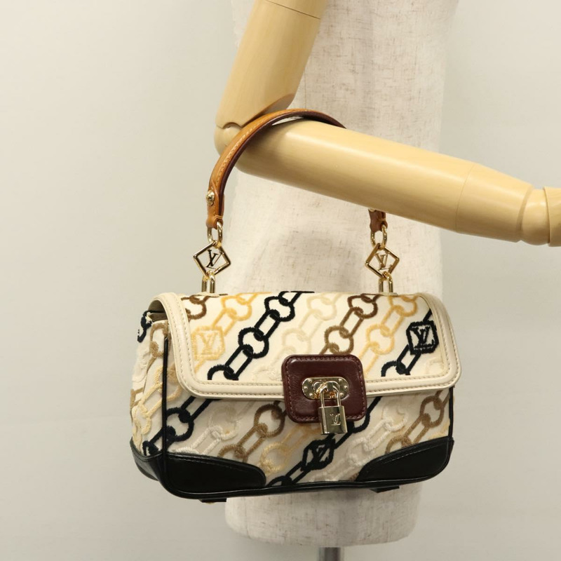 【日本直送】路易威登 Monogram Charm Pochette Lover 手袋 象牙色 M95194 LV Auth BA333SAV-23
