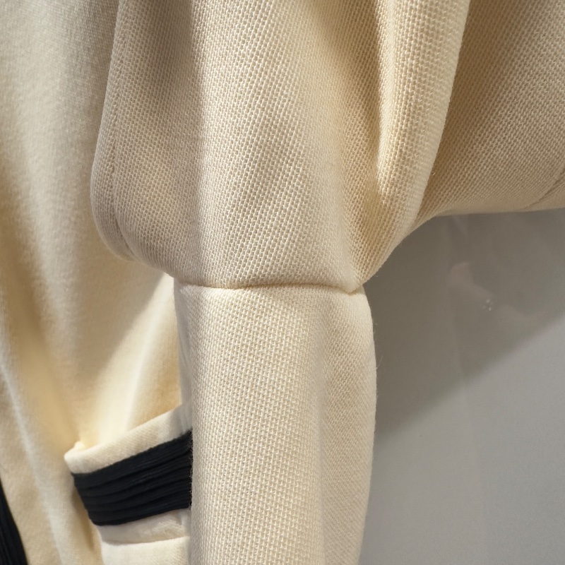 【美收精品】CHANEL 米白色黑邊西裝外套 4-513-2