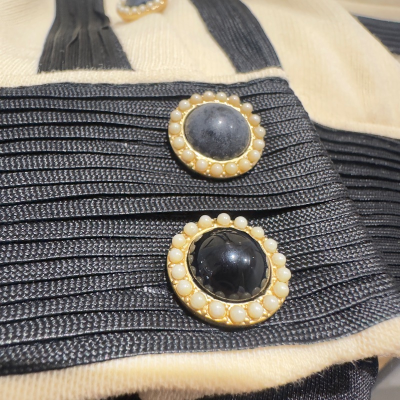 【美收精品】CHANEL 米白色黑邊西裝外套 4-513-6