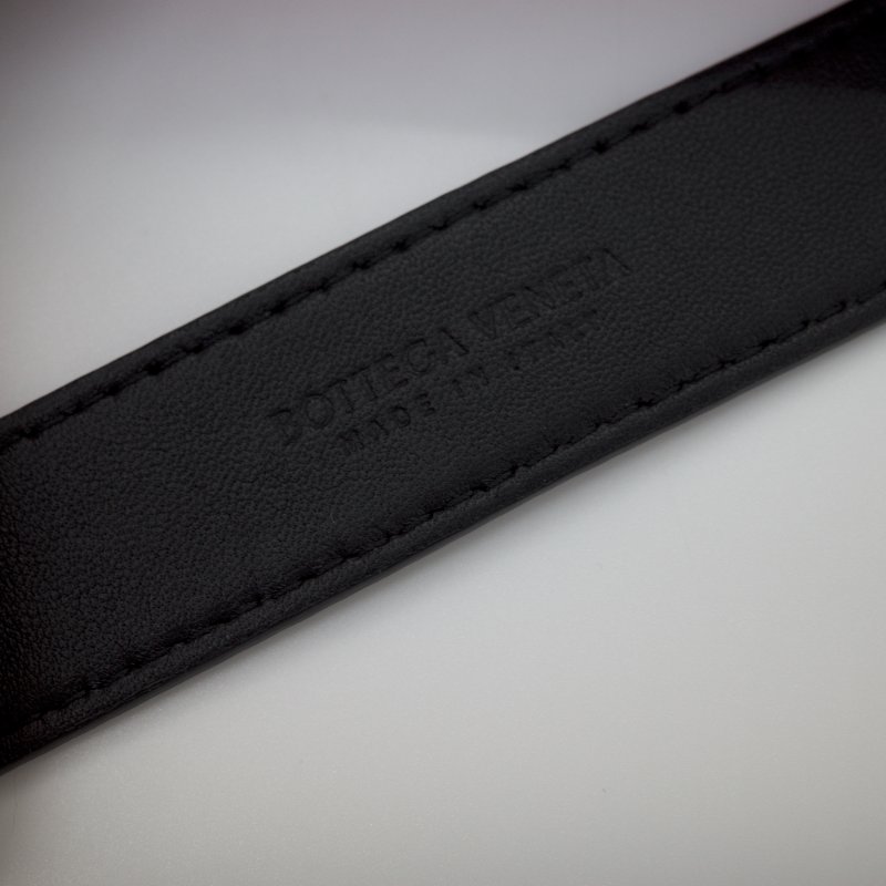 Bottega Venetta 寶緹嘉 BV Small Cassette 小款 經典編織 小牛皮 磁釦 斜背包 肩背包 黑色-10