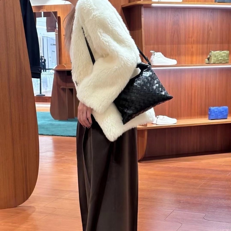 Bottega Veneta Hop bag-3