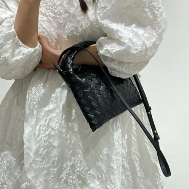 Bottega Veneta Hop bag-4