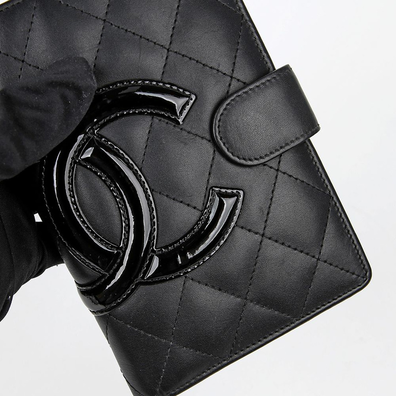 CHANEL 緊湊型皮夾 A50080-2