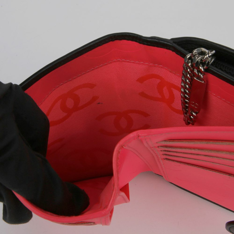 CHANEL 緊湊型皮夾 A50080-10