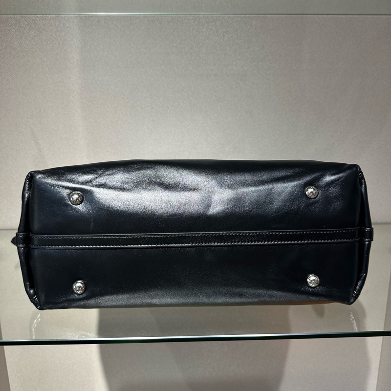 LOUIS VUITTON Carryall Dark MM  字母徽标可拆卸可调节肩带黑武士 购物袋托特包手提单肩包-5