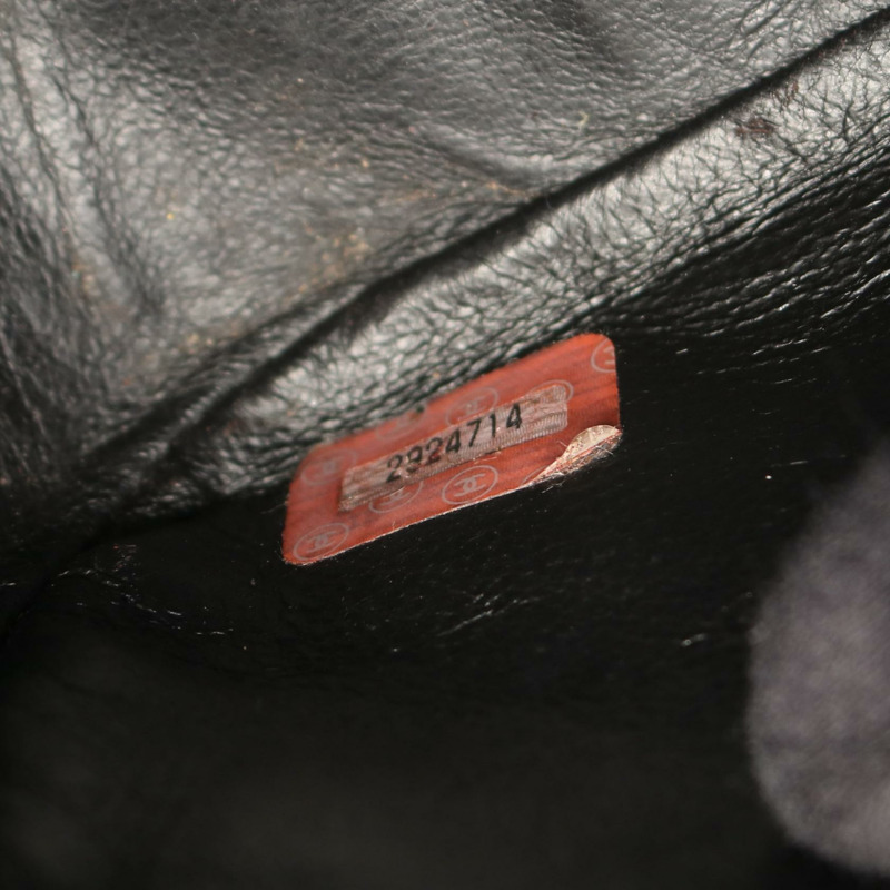 香奈兒 Jumbo COCO Mark Chevron V 縫線肩背包，黑色，二手，金色五金 CC-4