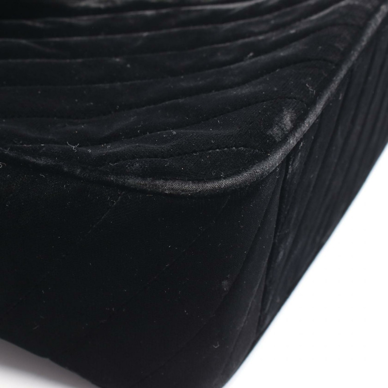 香奈兒 Jumbo COCO Mark Chevron V 縫線肩背包，黑色，二手，金色五金 CC-5