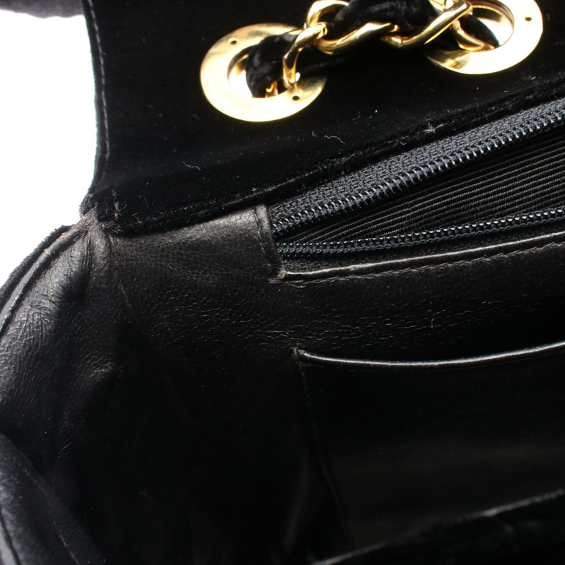 香奈兒 Jumbo COCO Mark Chevron V 縫線肩背包，黑色，二手，金色五金 CC-6