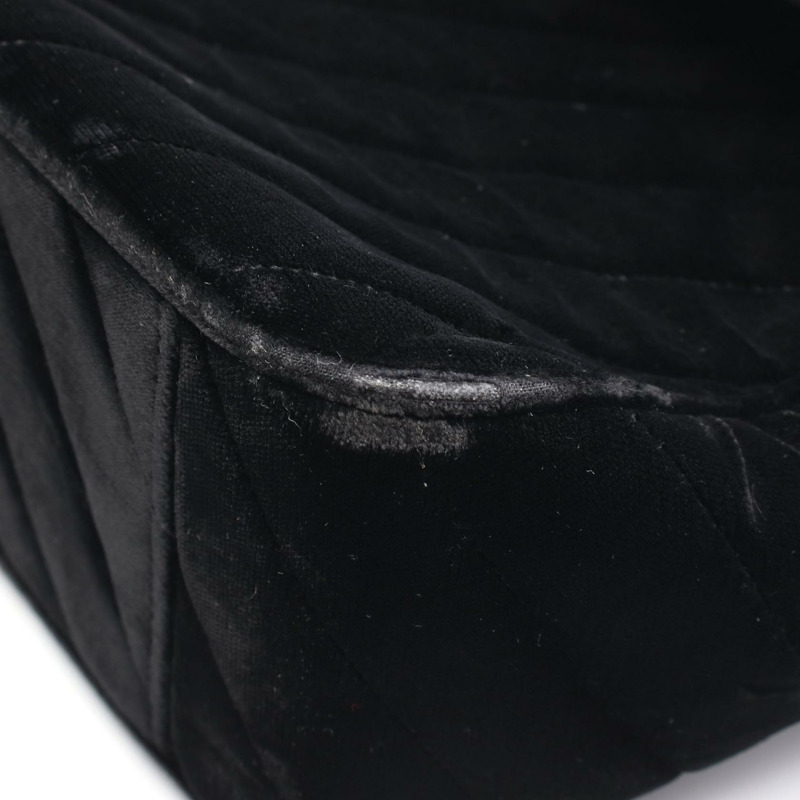 香奈兒 Jumbo COCO Mark Chevron V 縫線肩背包，黑色，二手，金色五金 CC-7