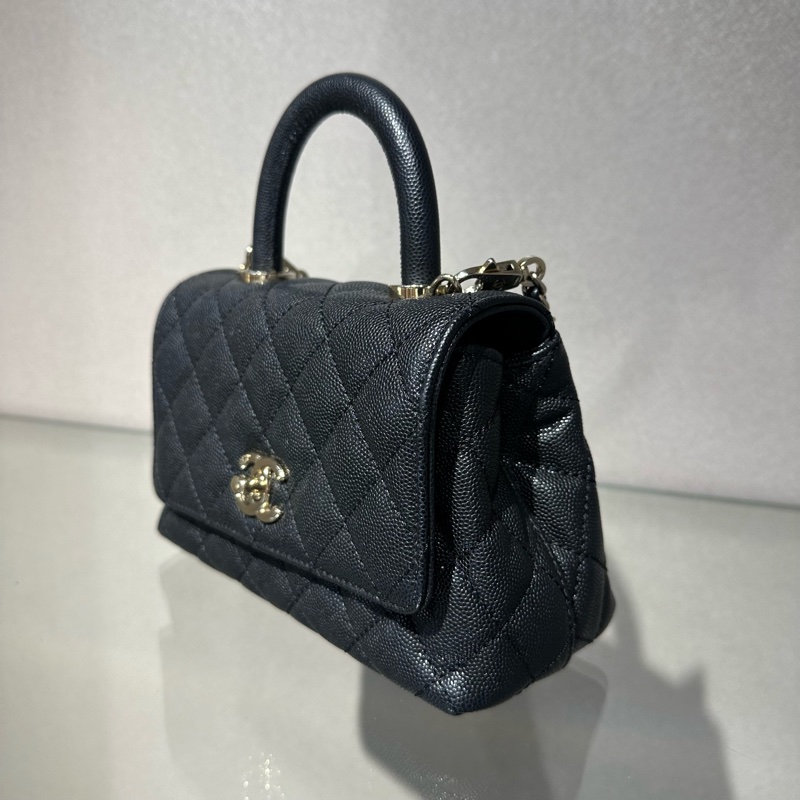 CHANEL香奈儿 Coco Handle 21P 亮面菱格皮穿链金扣 粒纹小牛皮 金色金属 手提包单肩包 迷你 女款 黑色-2