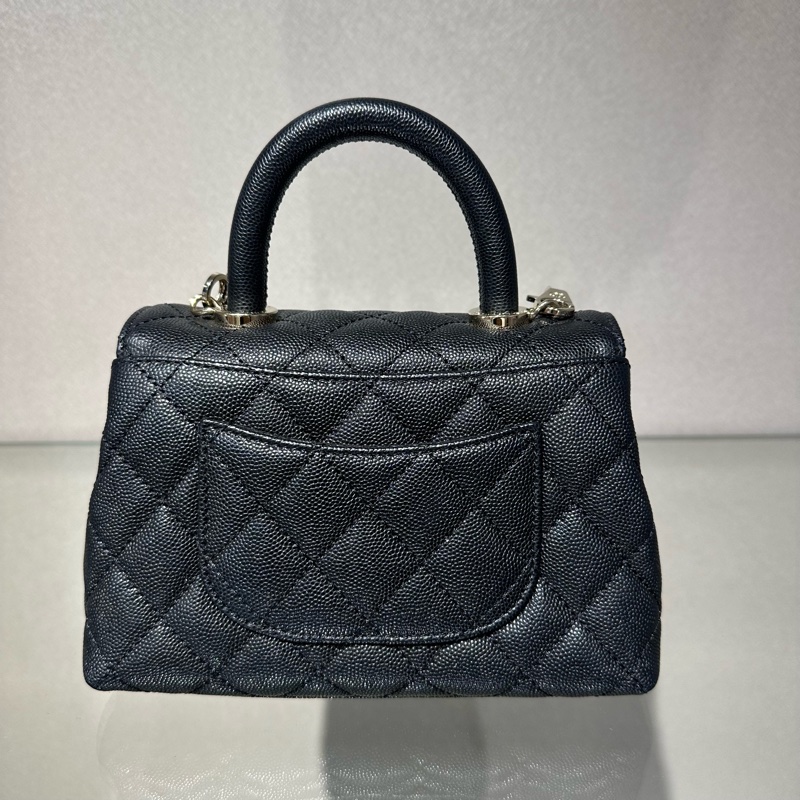 CHANEL香奈儿 Coco Handle 21P 亮面菱格皮穿链金扣 粒纹小牛皮 金色金属 手提包单肩包 迷你 女款 黑色-3