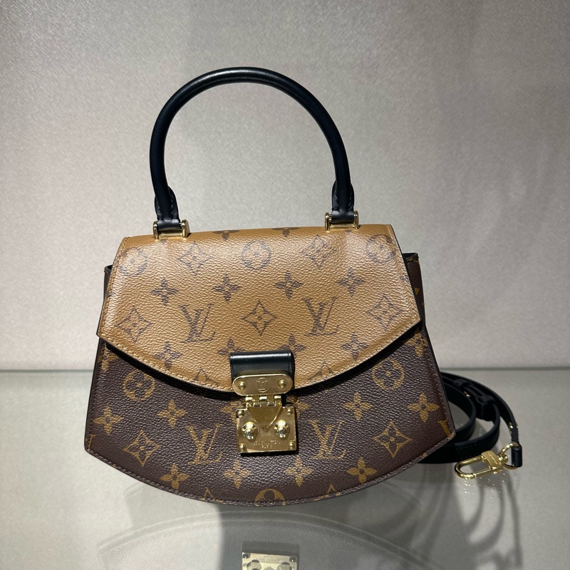 LOUIS VUITTON TILSITT 老花满印可拆卸可调节肩带扇子包 单肩手提包-0