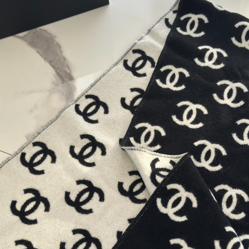 CHANEL 經典雙C雙面羊絨圍巾-0