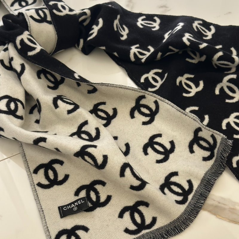 CHANEL 經典雙C雙面羊絨圍巾-3