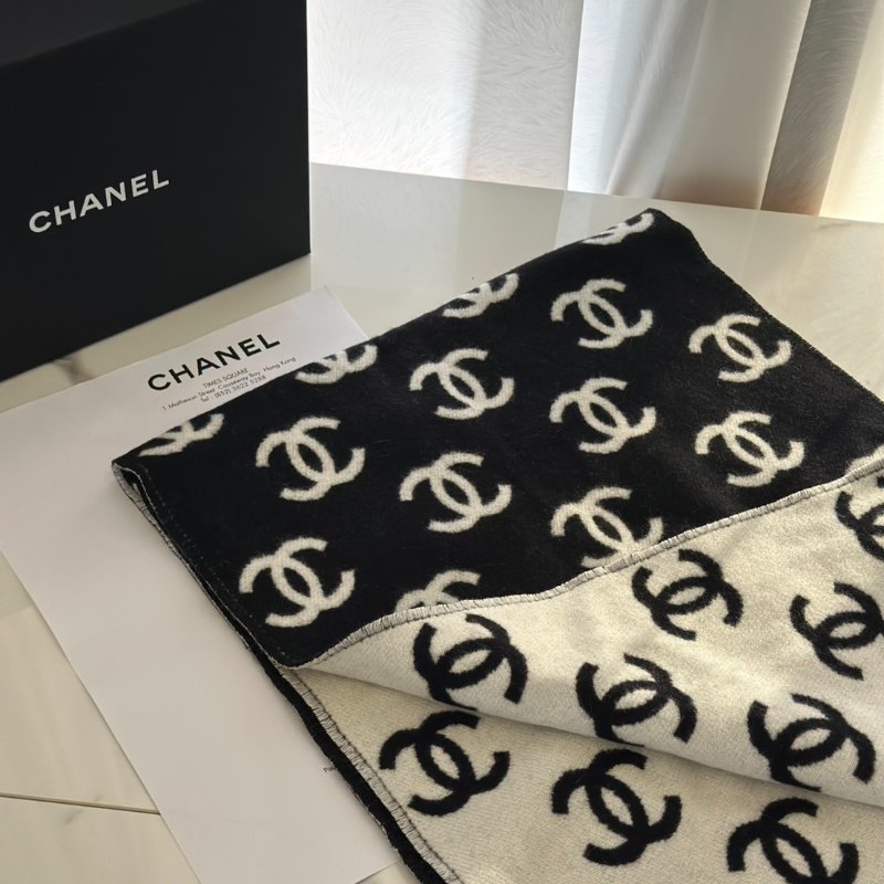 CHANEL 經典雙C雙面羊絨圍巾-5