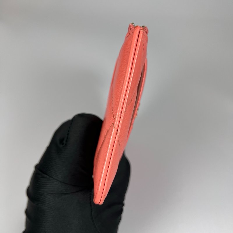 CHANEL 30開 珊瑚粉19長扁夾-3