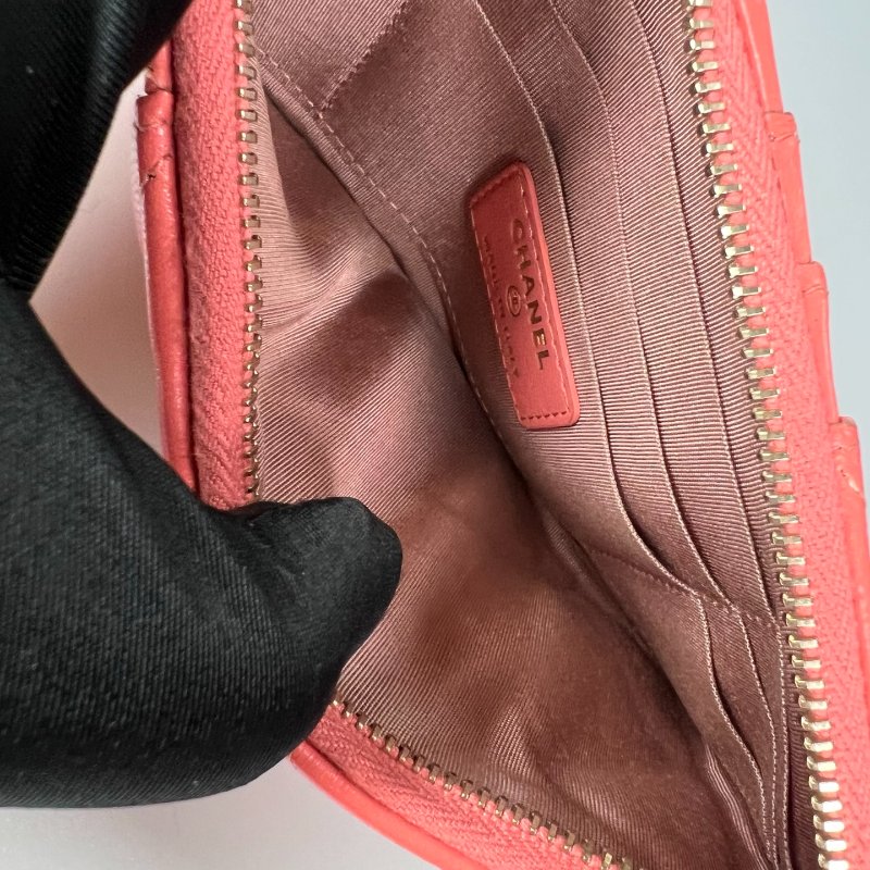 CHANEL 30開 珊瑚粉19長扁夾-4