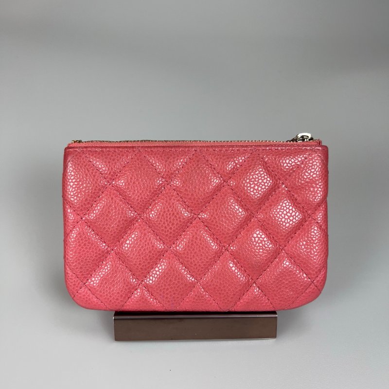 CHANEL  25開 珊瑚粉荔枝皮一字拉零錢包-1