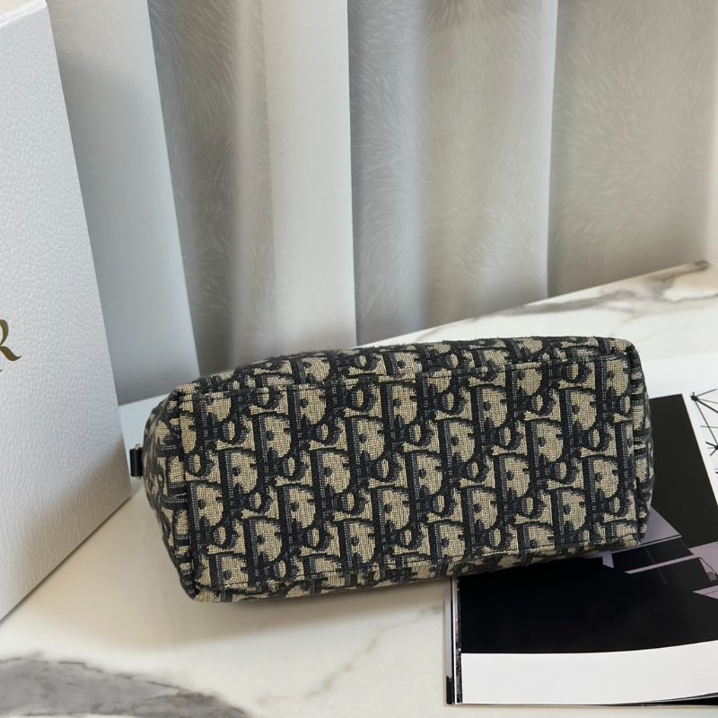 DIOR Travel nomad 手提飯盒包-3