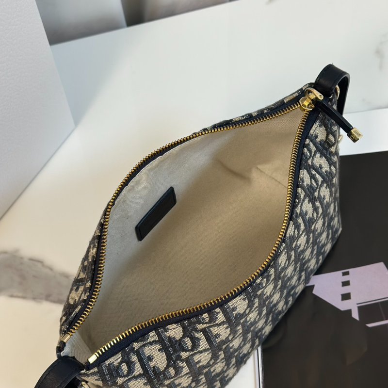 DIOR Travel nomad 手提飯盒包-4