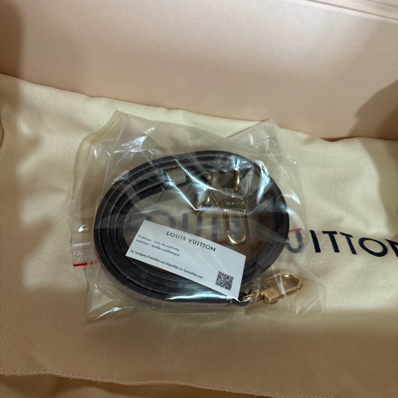 LV on the go小號 大象灰-18