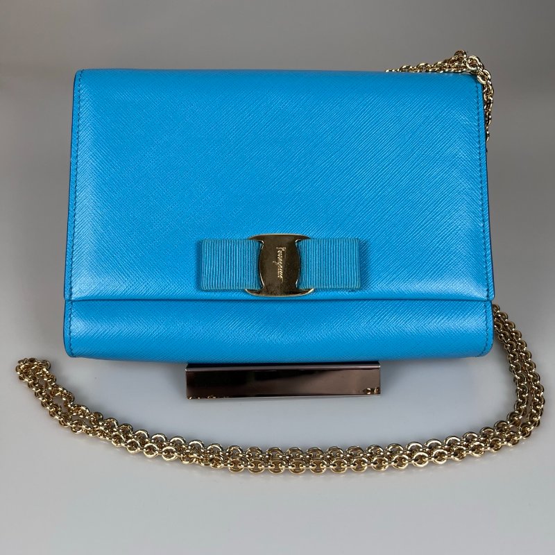 FERRAGAMO 藍色蝴蝶結金鍊包-0