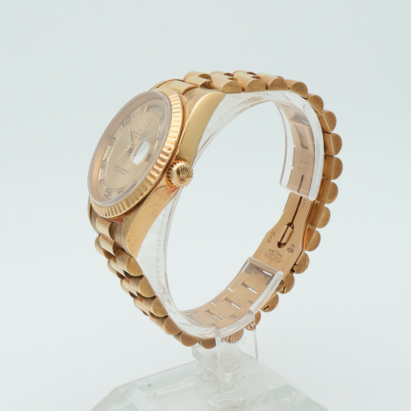 ROLEX Oyster Perpetual Day-Date 18238-3