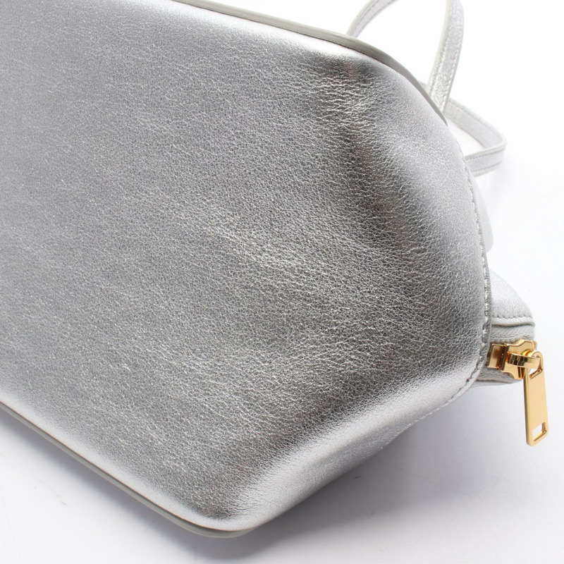 CELINE Fold Cube Triomphe 銀色皮革女用斜背包-4