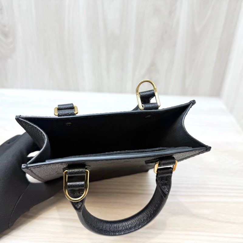 LV黑色牛皮壓紋MINI琴譜包M81417-8