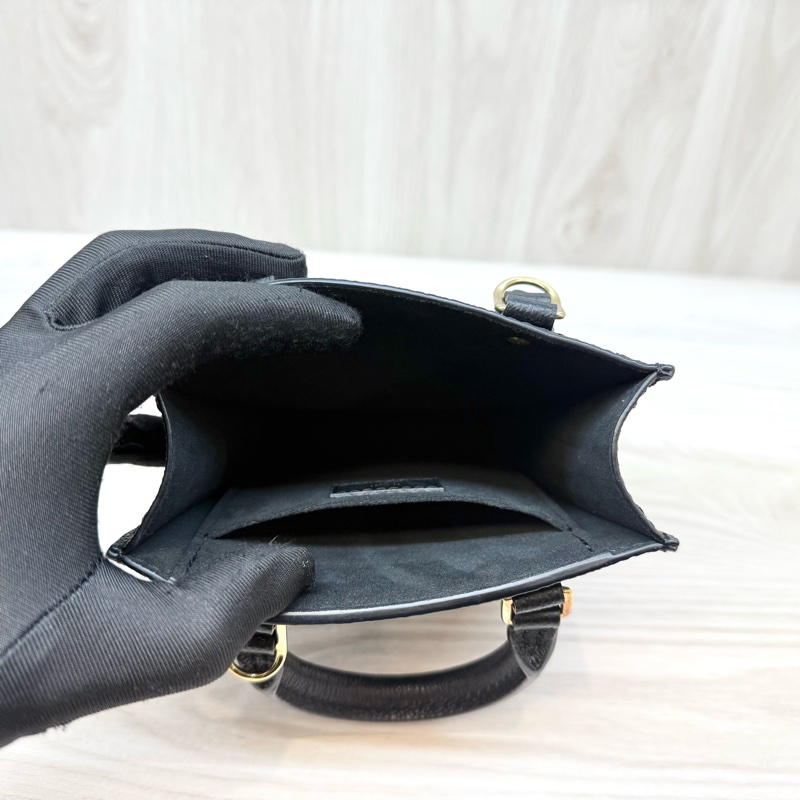 LV黑色牛皮壓紋MINI琴譜包M81417-9