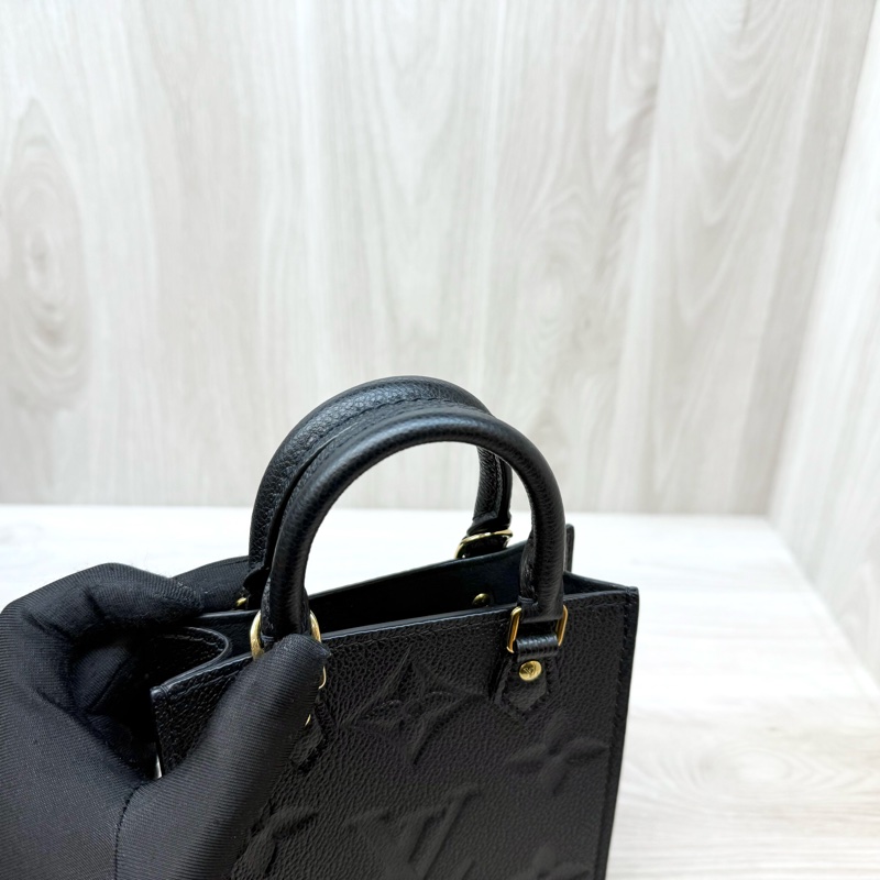 LV黑色牛皮壓紋MINI琴譜包M81417-10