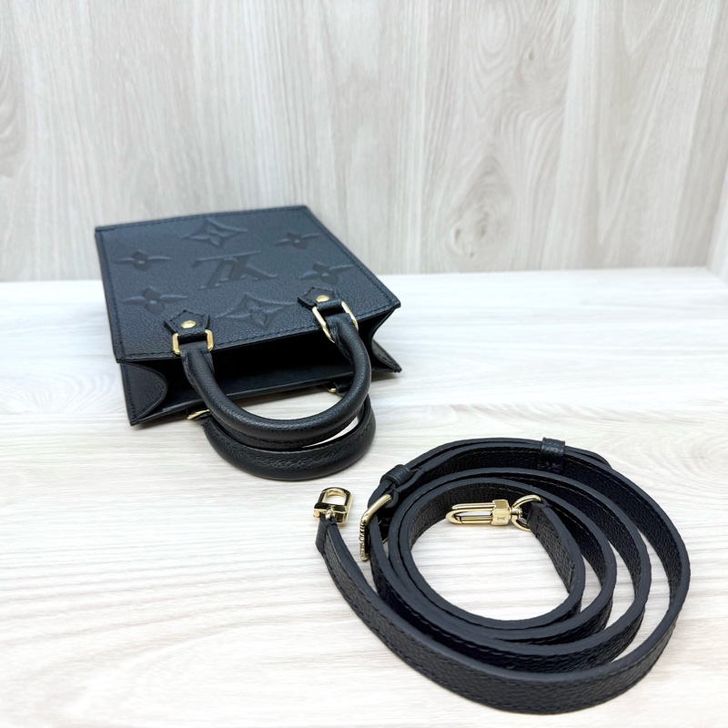 LV黑色牛皮壓紋MINI琴譜包M81417-15