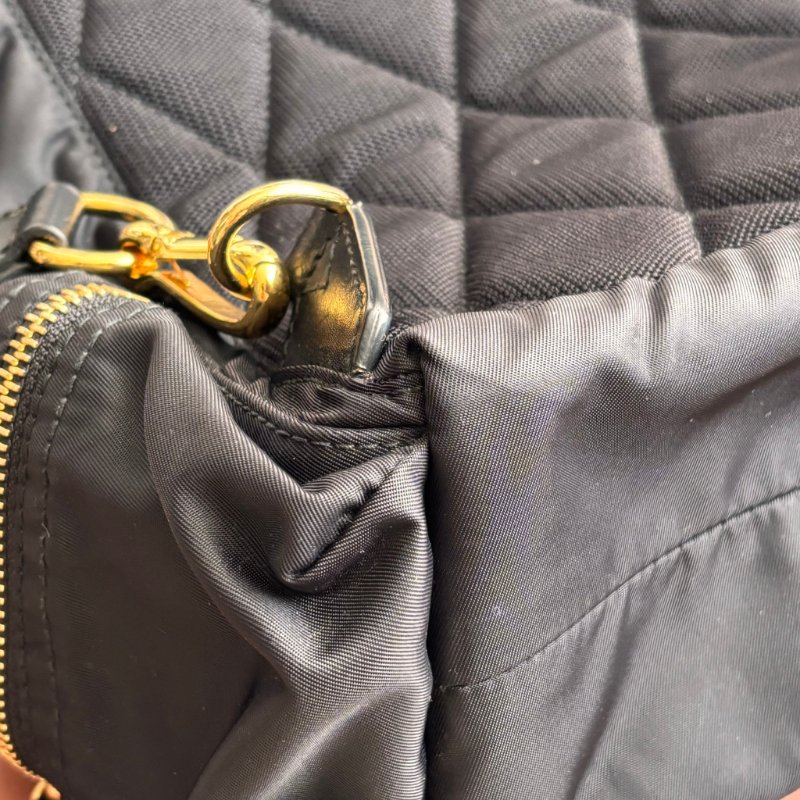 ::BURBERRY:: 尼龍斜背/後背包(經典黑/小型) The Small Crossbody Rucksack-8