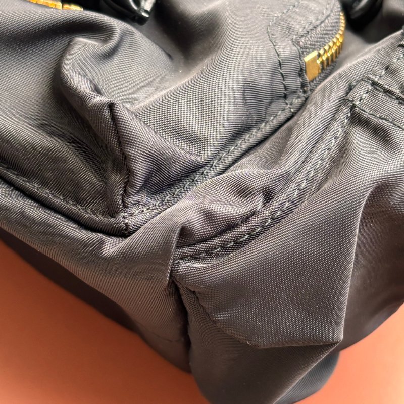 ::BURBERRY:: 尼龍斜背/後背包(經典黑/小型) The Small Crossbody Rucksack-9