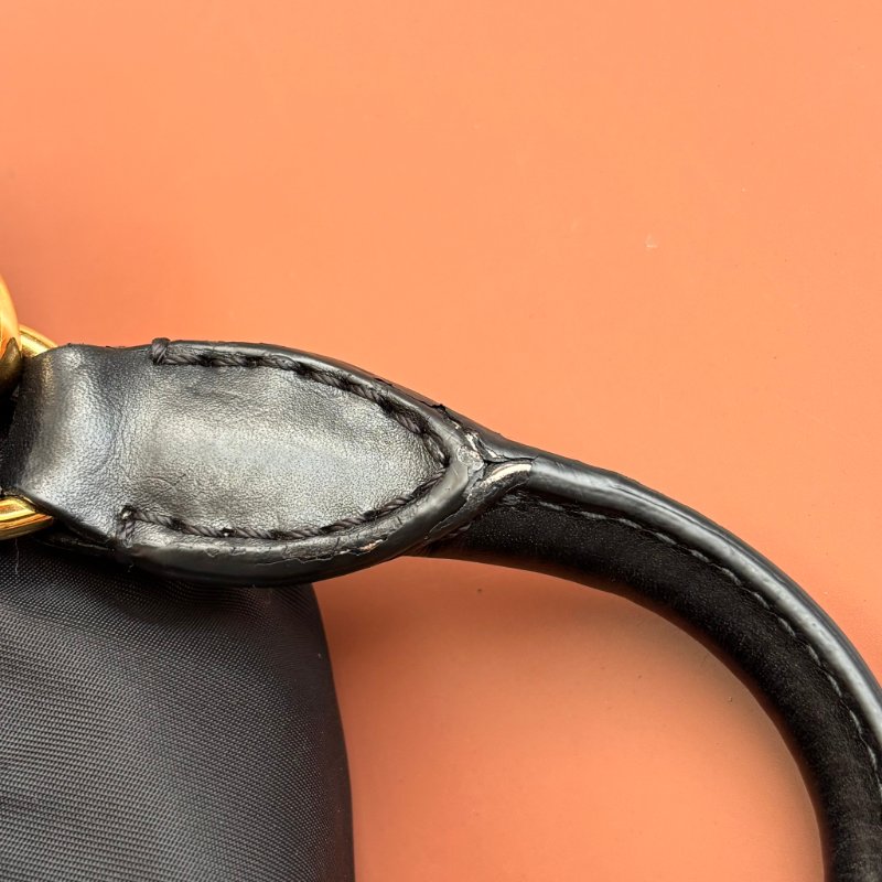 ::BURBERRY:: 尼龍斜背/後背包(經典黑/小型) The Small Crossbody Rucksack-14