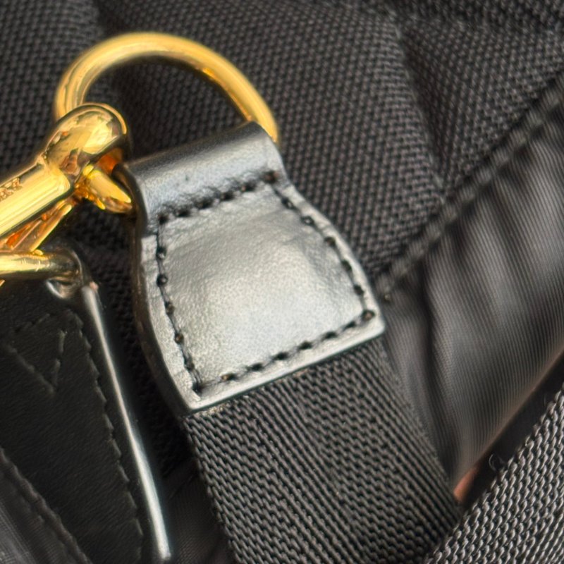 ::BURBERRY:: 尼龍斜背/後背包(經典黑/小型) The Small Crossbody Rucksack-16